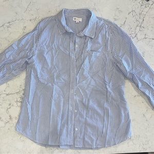 Gap women’s boyfriend fit button-up cotton shirt size Large Tall